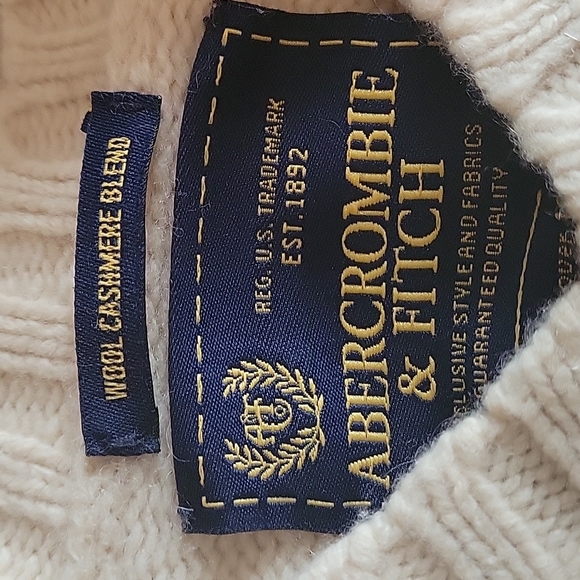 Mens Abercrombie cashmere tan medium sweater. - Picture 2 of 2